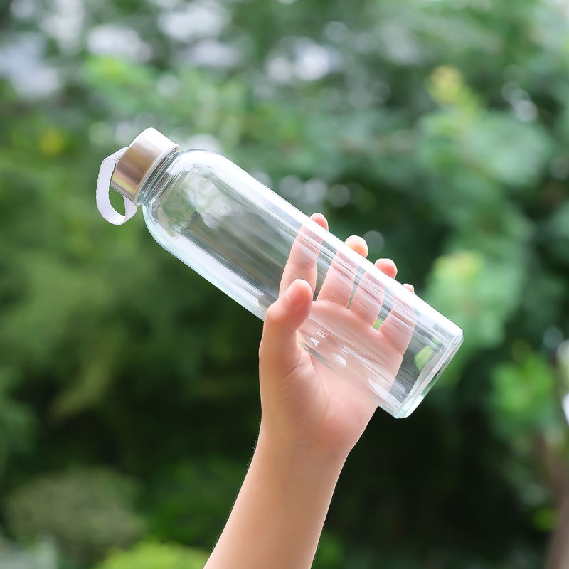 350ml 500ml vòng thể thao cao borosilicate chai thủy tinh nước với tay áo silicone