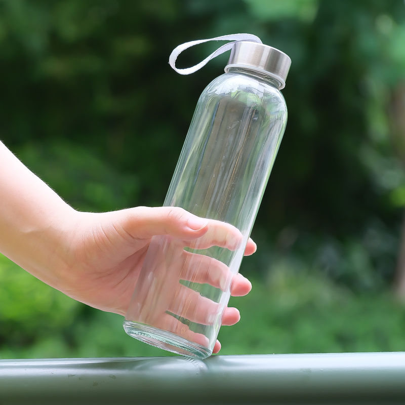 350ml 500ml vòng thể thao cao borosilicate chai thủy tinh nước với tay áo silicone